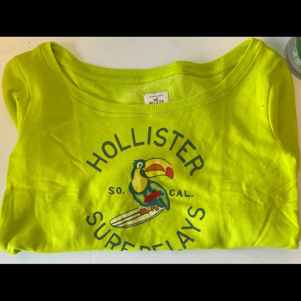 NWOT Hollister cropped sweatshirt